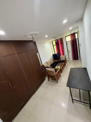 Furnished Amenities in 1.5 BHK Builder Floor at Ansal Sushant Apartments, Sushant Lok I – for Rent