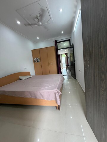 Building Lobby in 1.5 BHK Builder Floor at Ansal Sushant Apartments, Sushant Lok I – for Rent
