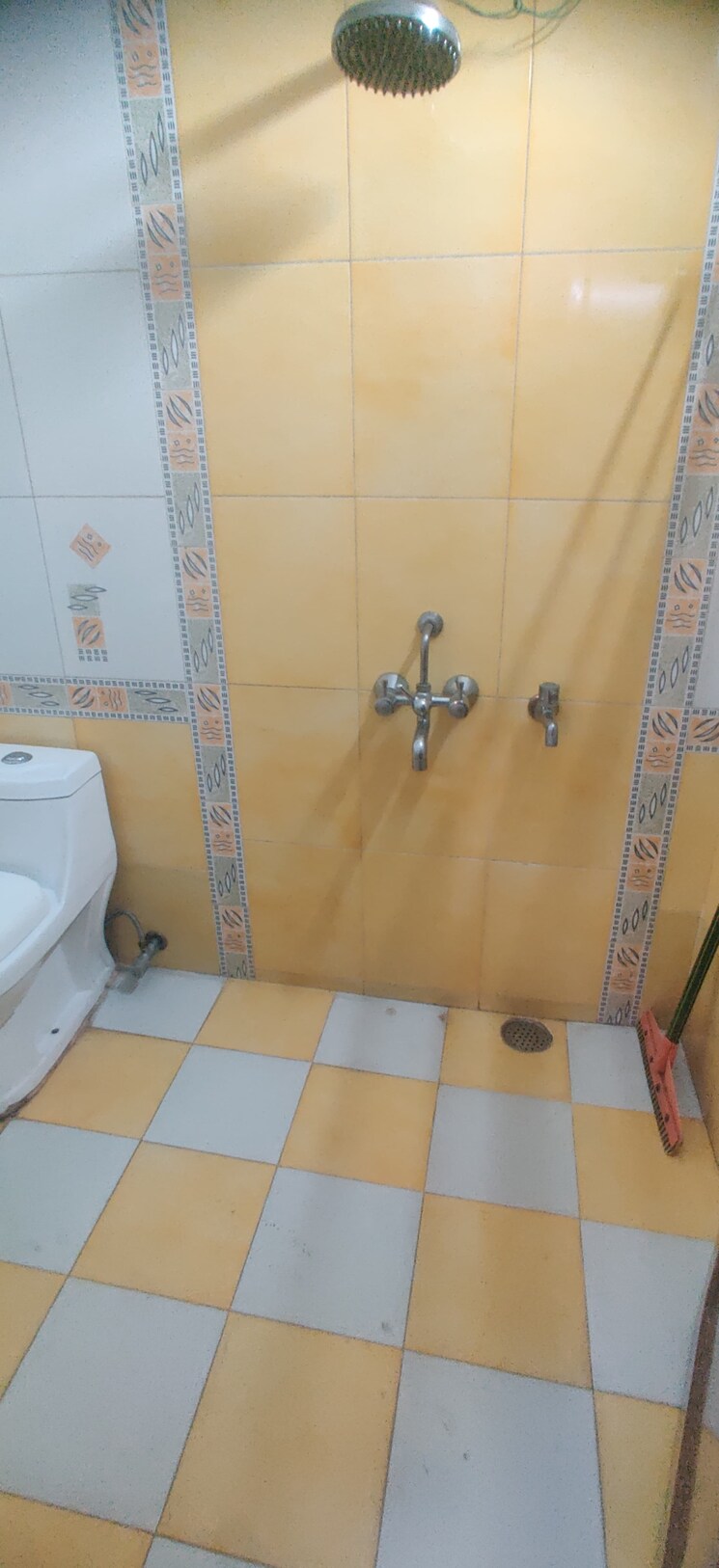 Bathroom, sector 22 3 Bedroom 2500 Sq.Ft. Builder Floor In Sector 22 Gurgaon 8931515