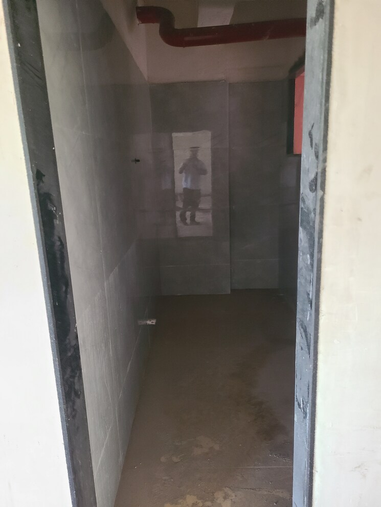  Parking, nalasopara west Commercial Office Space 1200 Sq.Ft. In Nalasopara West Palghar 8931521