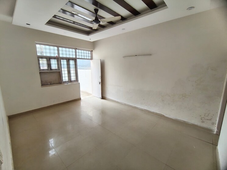 Room, sector 23 2 Bedroom 1800 Sq.Ft. Independent House In Sector 23 Gurgaon 8931545