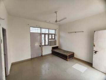 Living Room in 2 BHK Independent House at Sector 23 – for Rent