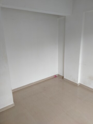 Room in 1 BHK Apartment at Raunak City Phase 3, Kalyan West – for Rent