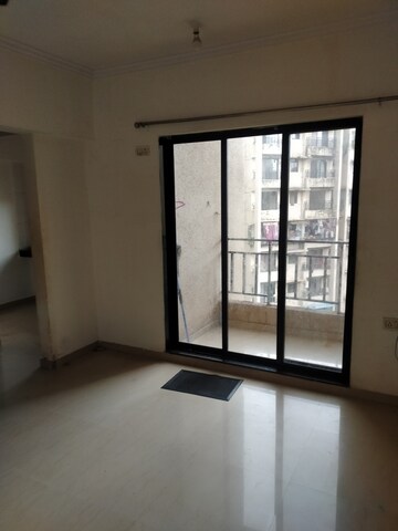 Room in 1 BHK Apartment at Raunak City Phase 3, Kalyan West – for Rent