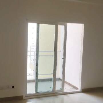Room in 2 BHK Apartment at Samridhi Luxuriya Avenue, Sector 150 – for Rent