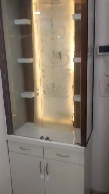 Bathroom in 3 BHK Builder Floor at BPTP Parkland Pride, Sector 77 – for Sale