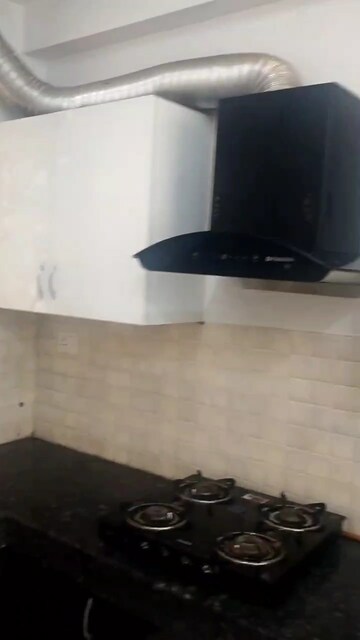 Kitchen in 3 BHK Builder Floor at BPTP Parkland Pride, Sector 77 – for Sale