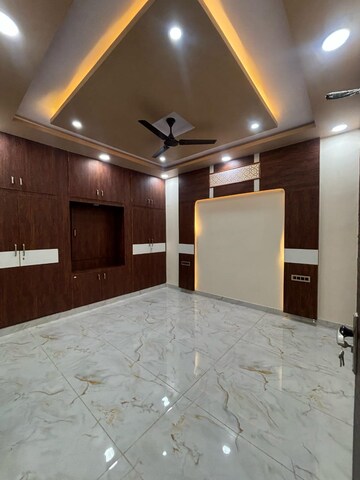 Room in 4 BHK Independent House at Kedia Aravali, Machwa – for Sale