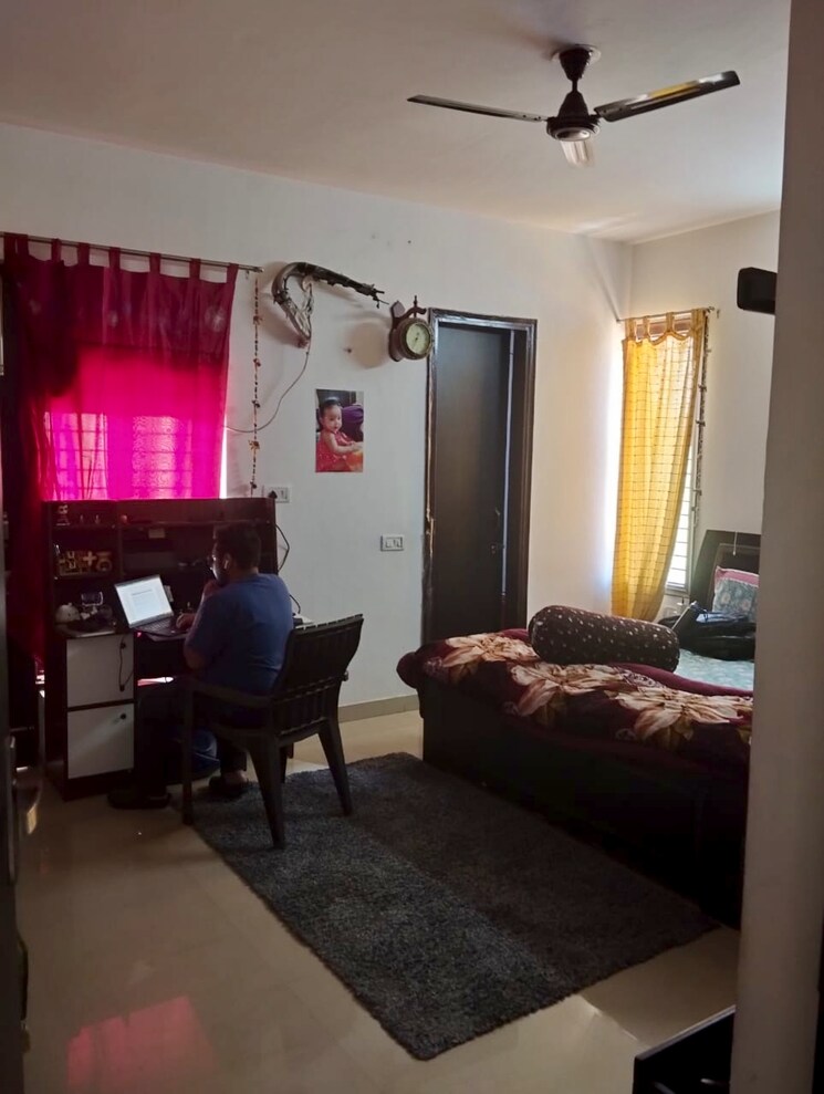 Living Room, housing-board-colony-sector-51 2 Bedroom 1100 Sq.Ft. Builder Floor In Sector 51 Gurgaon 8931576