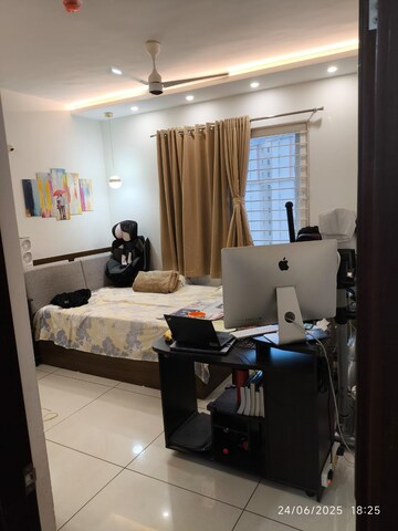 3 BHK Apartment For Rent in Prestige Lakeside Habitat, Varthur