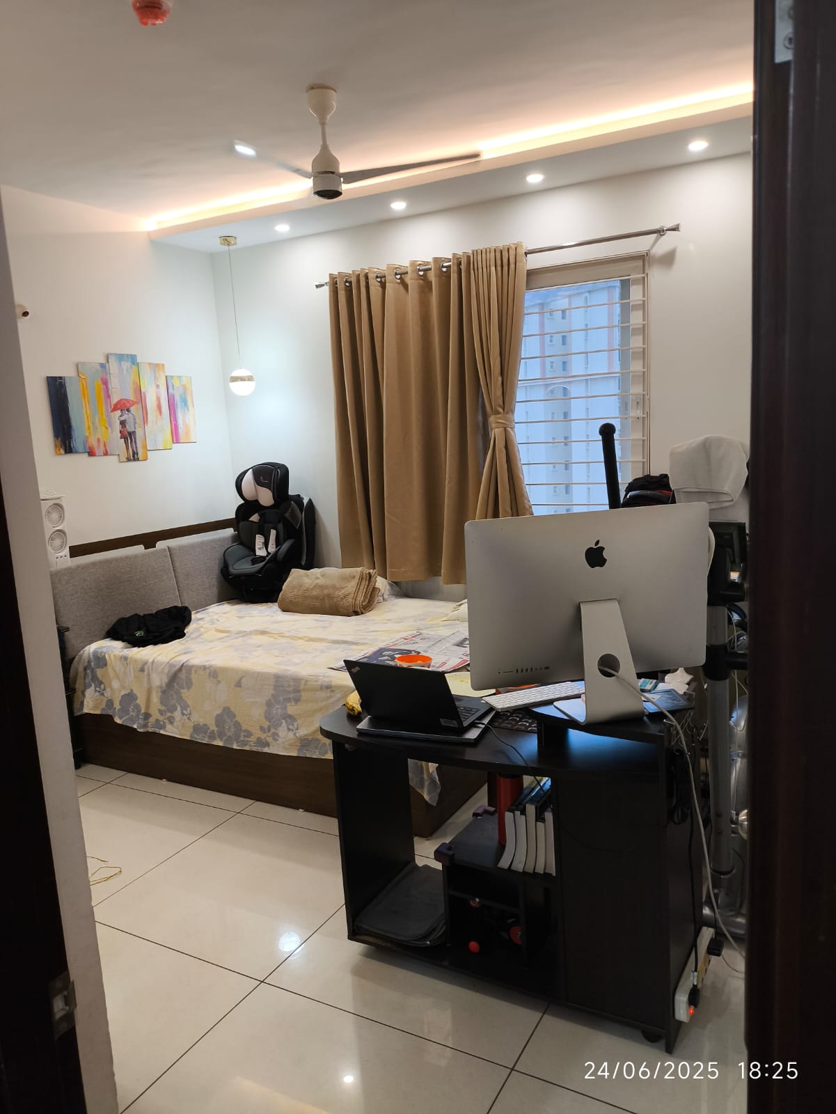 3 BHK + Servant Room Apartment For Rent in Prestige Lakeside Habitat