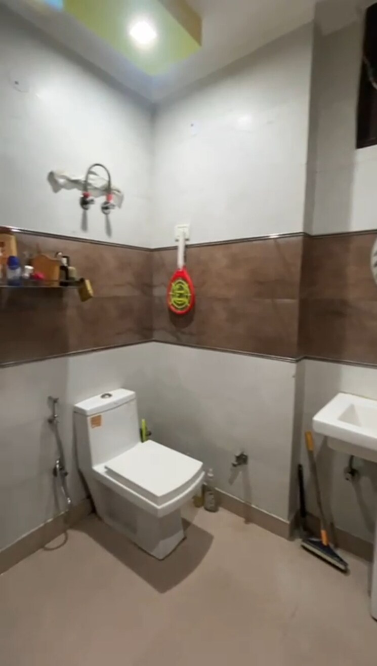 Bathroom, mehrauli 2 Bedroom 950 Sq.Ft. Builder Floor In Mehrauli Delhi 8931611