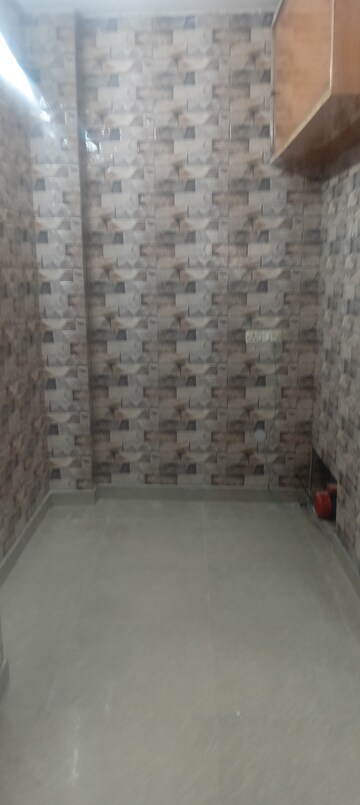 Master Bedroom in 1.5 BHK Apartment at Arawali Apartments, Sector 52 – for Rent