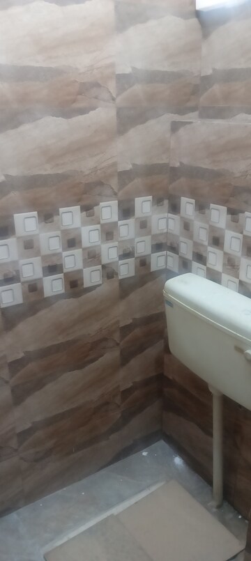 Bathroom in 1.5 BHK Apartment at Arawali Apartments, Sector 52 – for Rent