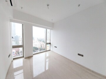 Room in 3 BHK Apartment at Lodha Trump Tower, Worli – for Rent