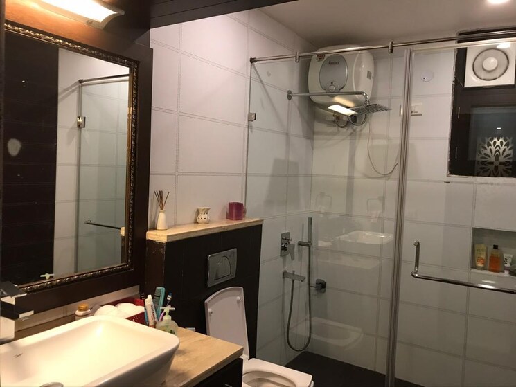 Attached Bathroom, sector 12 dwarka 3.5 Bedroom 2000 Sq.Ft. Apartment In Sector 12 Dwarka Delhi 8931644