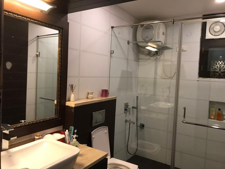Attached Bathroom, sector 12 dwarka 3.5 Bedroom 2000 Sq.Ft. Apartment In Sector 12 Dwarka Delhi 8931644