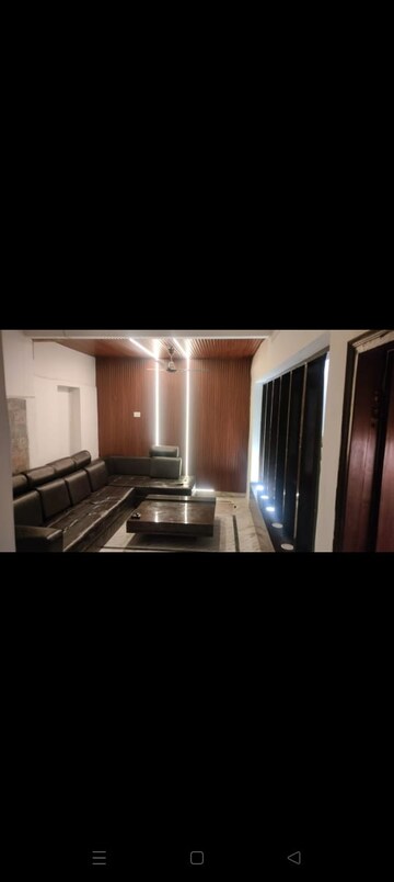 Bedroom in 3 BHK Builder Floor at Palam Vihar – for Rent