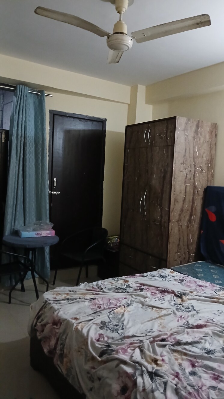 Bedroom, zakir nagar 3 Bedroom 900 Sq.Ft. Apartment In Zakir Nagar Delhi 8931678