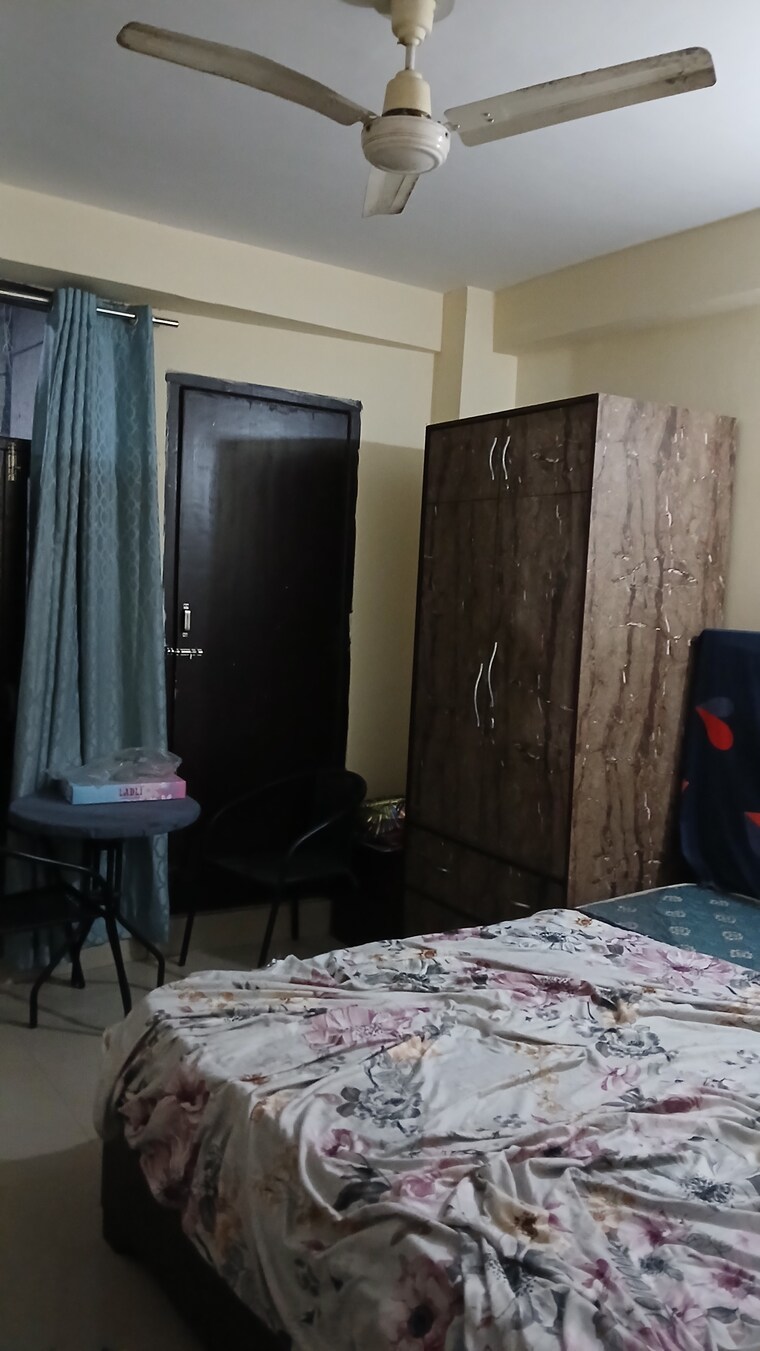 Bedroom, zakir nagar 3 Bedroom 900 Sq.Ft. Apartment In Zakir Nagar Delhi 8931678