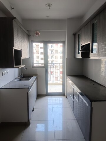 Kitchen in 4 BHK Villa at Panchsheel Greens II, Sector 16 Greater Noida – for Rent
