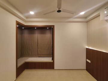 Room in 2 BHK Apartment at Bhartiya Nikoo Homes Phase 2, Thanisandra Main Road – for Rent