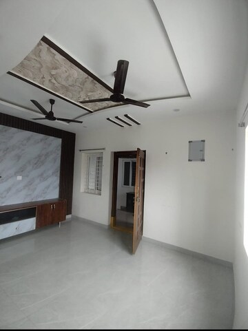 Room in 3 BHK Apartment at Rajapushpa Provincia, Narsingi – for Rent