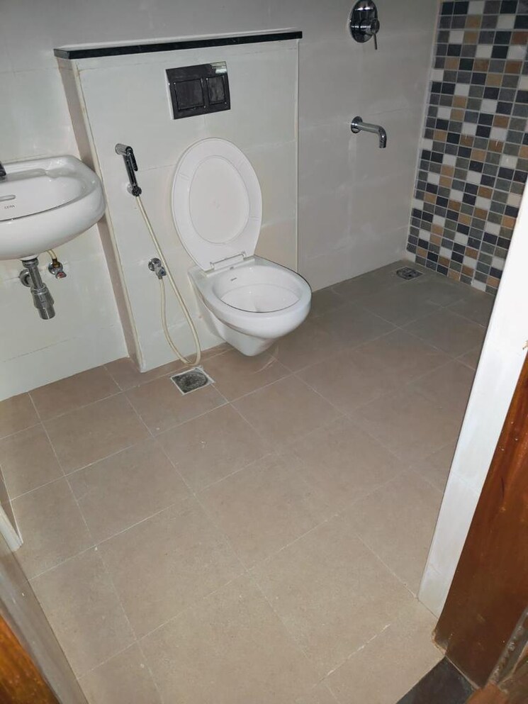 Bathroom, provident-capella 3 Bedroom 1106 Sq.Ft. Apartment In Whitefield Bangalore 8931721