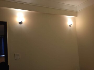 Room in 3 BHK Apartment at Paras Dews, Sector 106 – for Rent