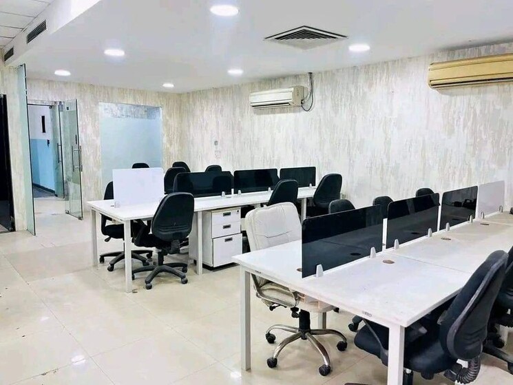 Team Area, vijay nagar Commercial Office Space 2000 Sq.Ft. In Vijay Nagar Indore 8931743