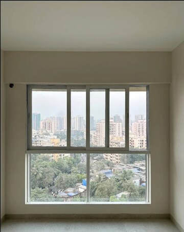 Room in 1 BHK Apartment at Dosti Oro 67, Kandivali West – for Rent