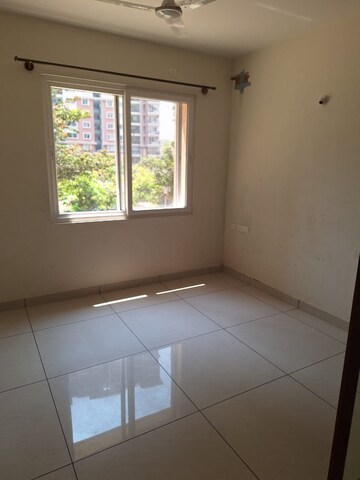 Room in 2.5 BHK Apartment at Prestige Lakeside Habitat, Varthur – for Sale