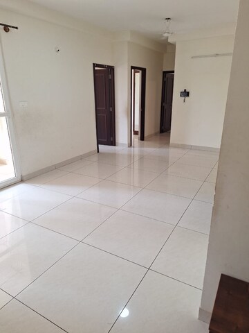 Room in 2.5 BHK Apartment at Prestige Lakeside Habitat, Varthur – for Sale