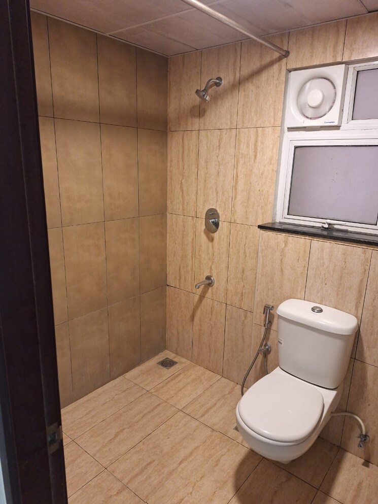 Bathroom, prestige-lakeside-habitat 2.5 Bedroom 1345 Sq.Ft. Apartment In Varthur Bangalore 8931767