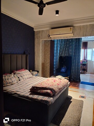 Bedroom in 3 BHK Builder Floor at Uppal Southend, Sector 49 – for Rent
