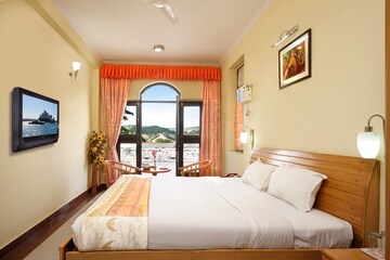 6+ BHK Villa For Sale in Sector 50