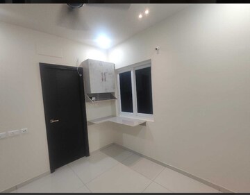 Room in 3 BHK Apartment at Rajapushpa Provincia, Narsingi – for Rent