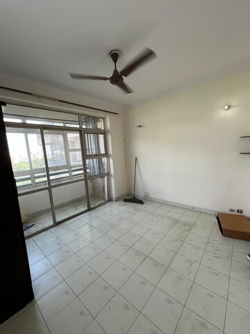 Room in 2 BHK Apartment at Ansal Sushant Estate, Sector 52 – for Rent