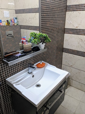Master Bedroom in 2 BHK Builder Floor at Kohli One Malibu Town, Sector 47 – for Rent