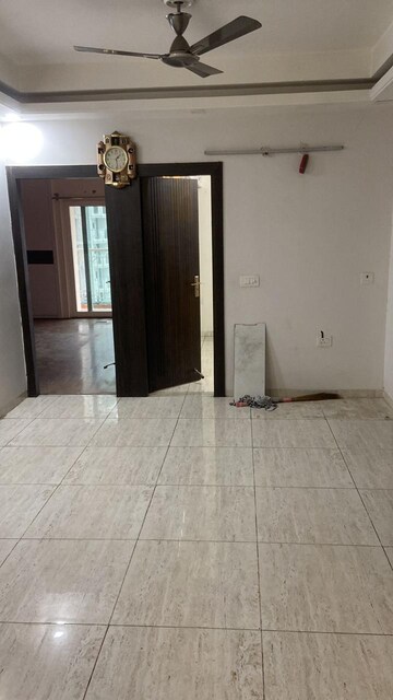 Room in 2 BHK Apartment at Ajnara Ambrosia, Sector 118 – for Rent