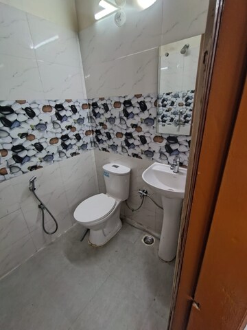 Master Bedroom in 2 BHK Builder Floor at Sector 52 – for Rent