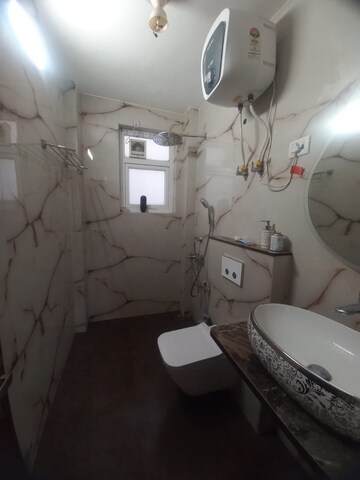 Bathroom in 3 BHK Builder Floor at SS The Palladians, Sector 47 – for Rent
