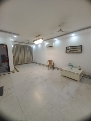 Living Room in 3 BHK Builder Floor at SS The Palladians, Sector 47 – for Rent