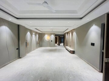 Building Lobby in 3 BHK Builder Floor at Parklands, Sector 85 – for Rent