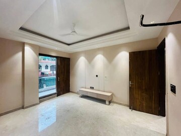 Room in 3 BHK Builder Floor at Parklands, Sector 85 – for Rent