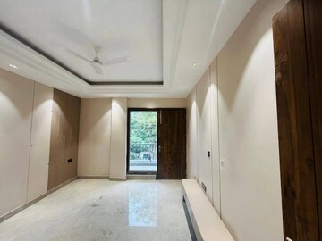 Bedroom in 3 BHK Builder Floor at Parklands, Sector 85 – for Rent