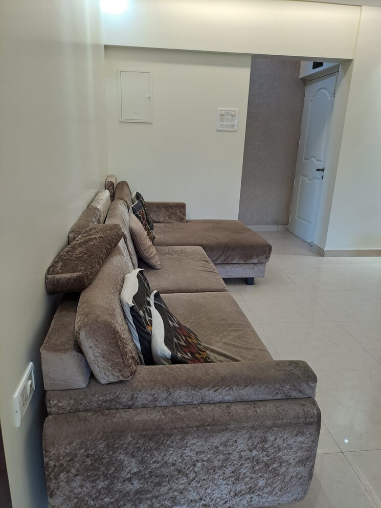 Living Room, royal-classic-co-op-society 3 Bedroom 1150 Sq.Ft. Apartment In Andheri West Mumbai 8932079