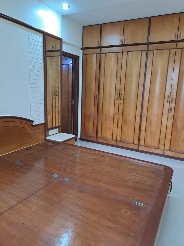 Bedroom, royal-classic-co-op-society 3 Bedroom 1150 Sq.Ft. Apartment In Andheri West Mumbai 8932079