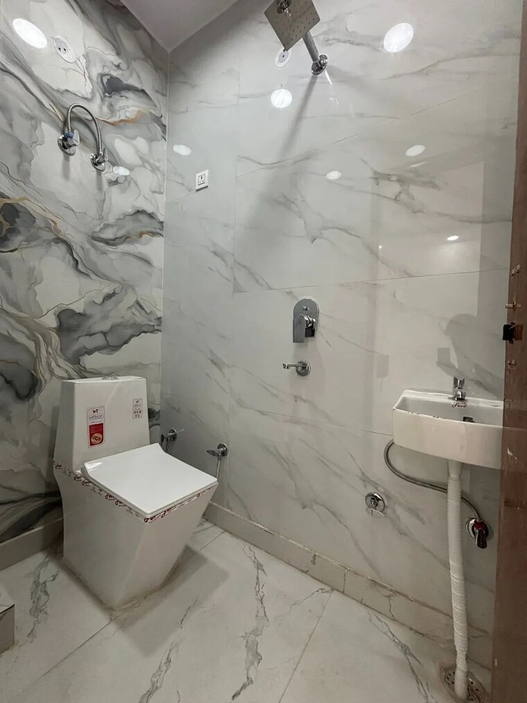 Bathroom, sa-homes-i 4 Bedroom 495 Sq.Ft. Independent House In Uttam Nagar Delhi 8932065