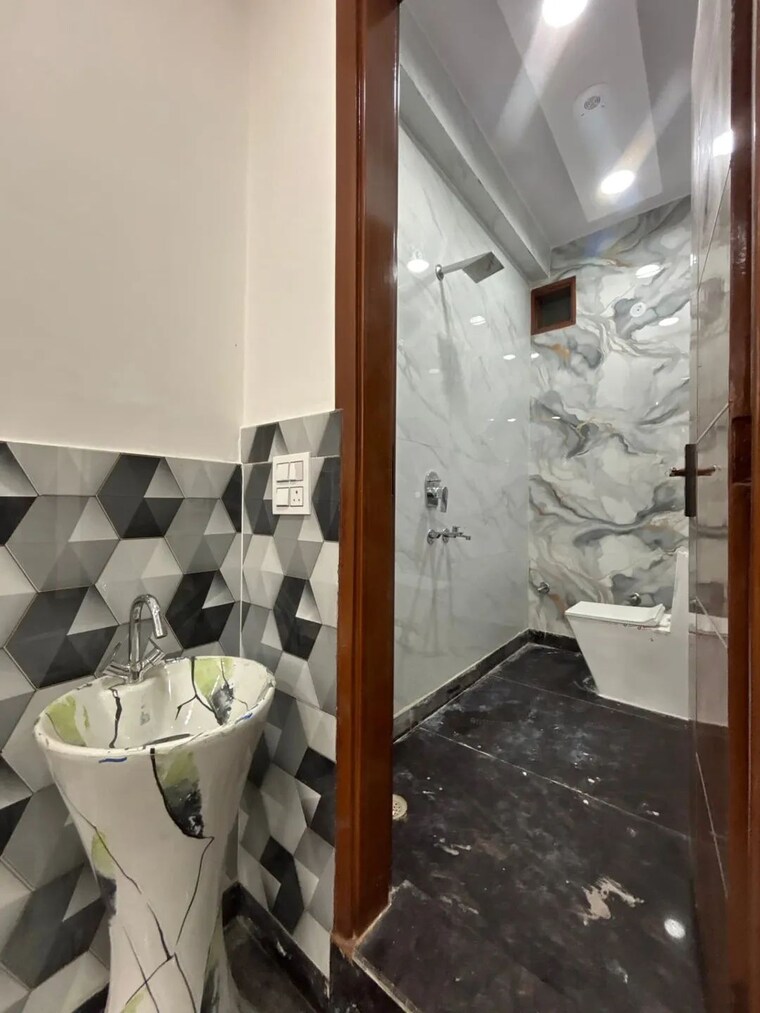 Bathroom, sa-homes-i 4 Bedroom 495 Sq.Ft. Independent House In Uttam Nagar Delhi 8932065